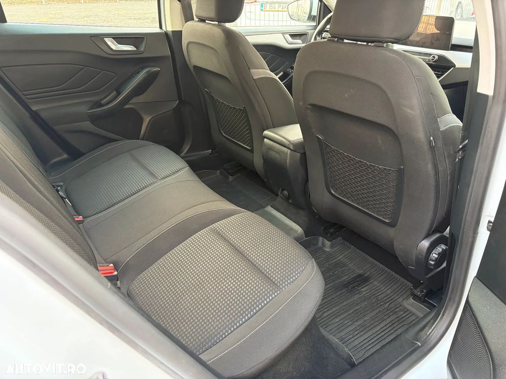 Ford Focus 1.0 EcoBoost Connected - 27