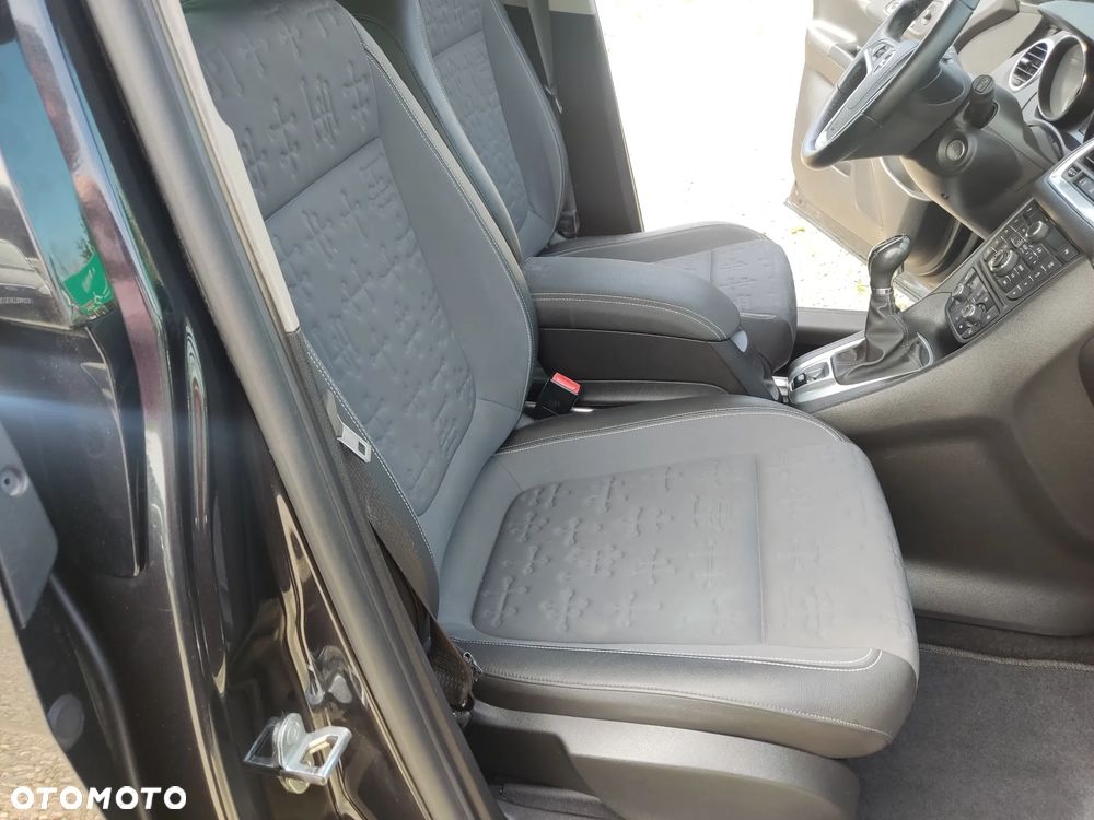 Opel Meriva 1.4 T Cosmo - 14