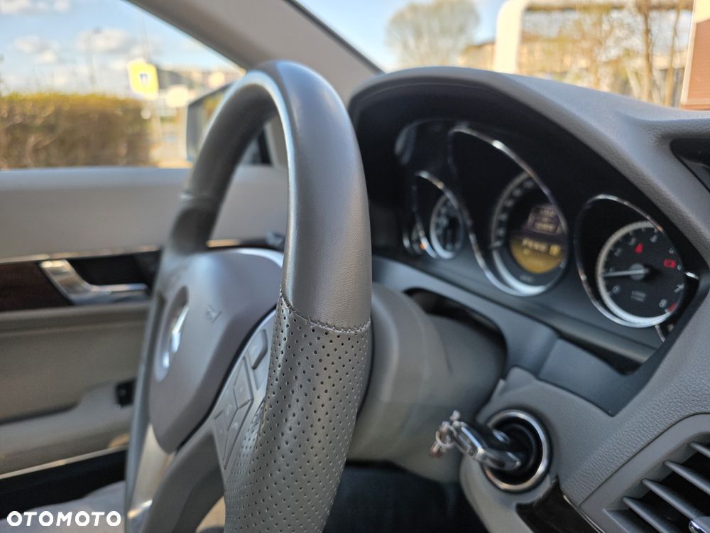 Mercedes-Benz Klasa E - 36