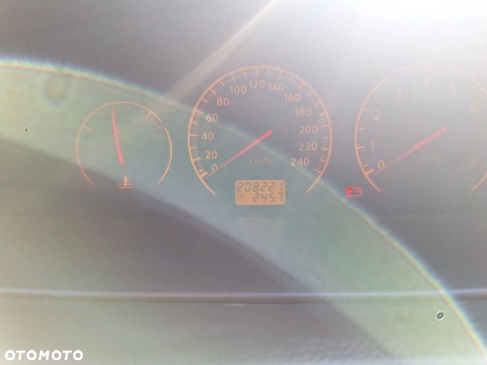 Nissan Primera 1.6 Visia - 13