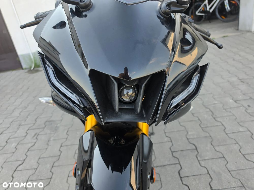 Yamaha YZF - 26