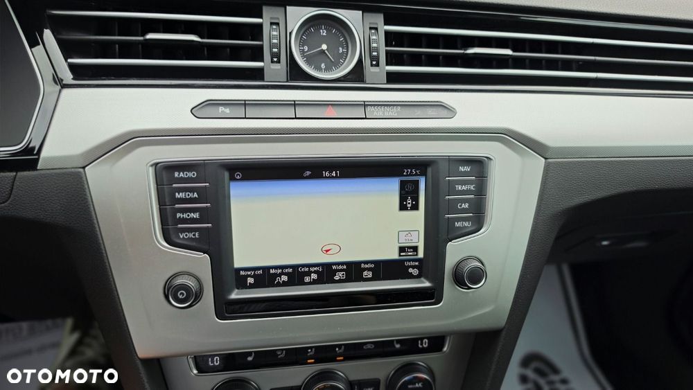Volkswagen Passat 2.0 TDI SCR DSG Comfortline - 15