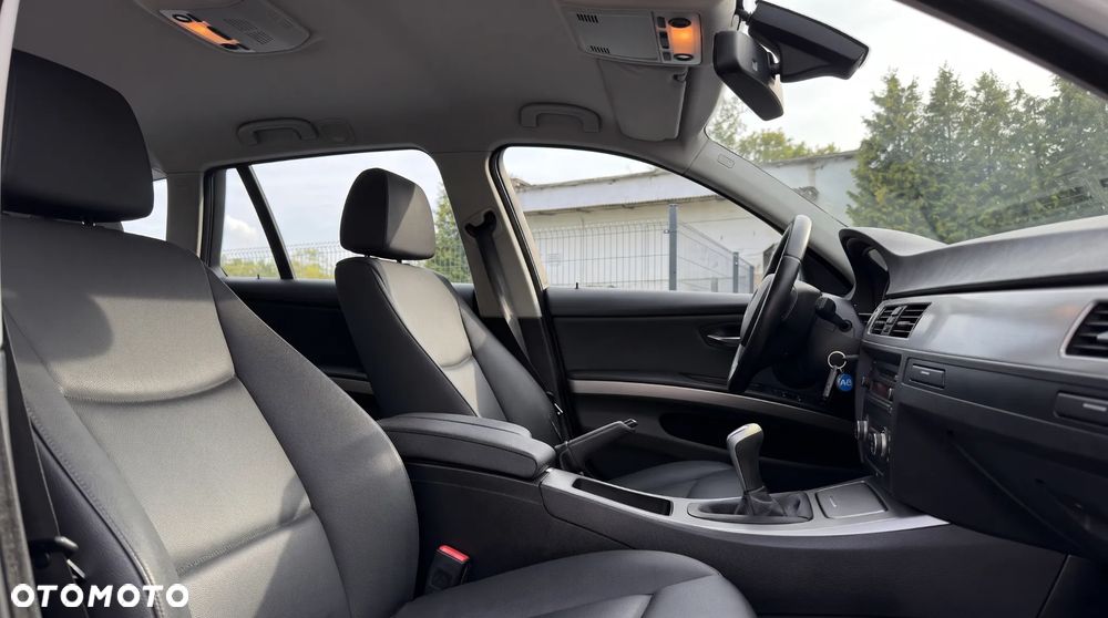 BMW Seria 3 320d - 6