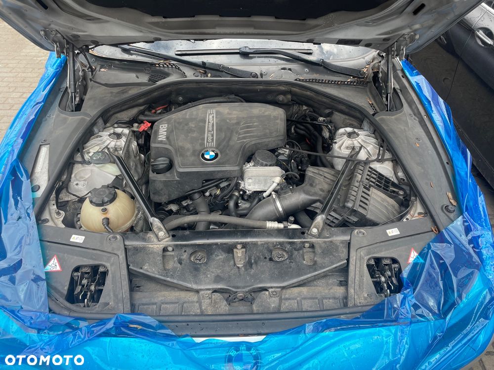 BMW Seria 5 528i - 7