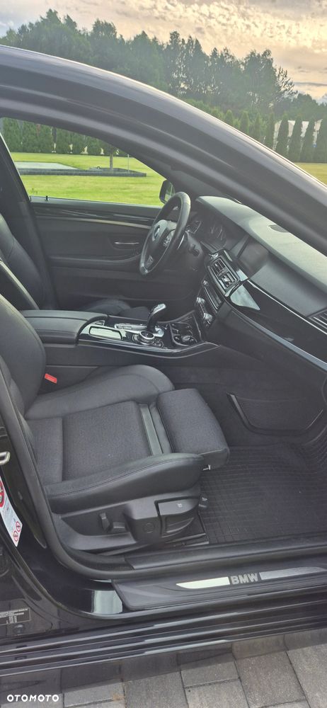BMW Seria 5 525d xDrive - 8