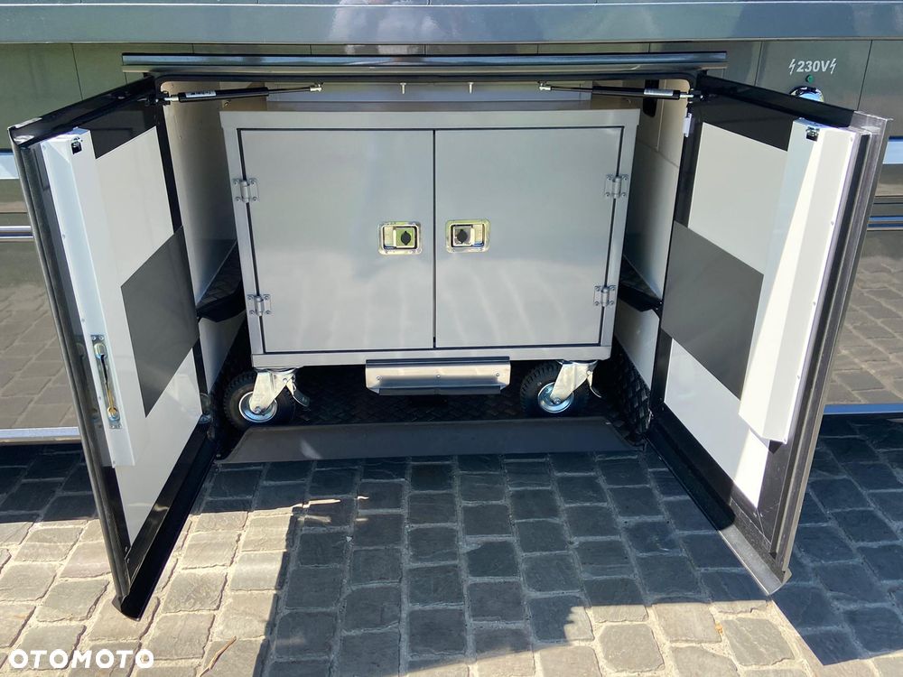 Volvo FH540, Koniowóz STX 6-koni, 2x pop-out, pop-up, 8-osobowy - 12