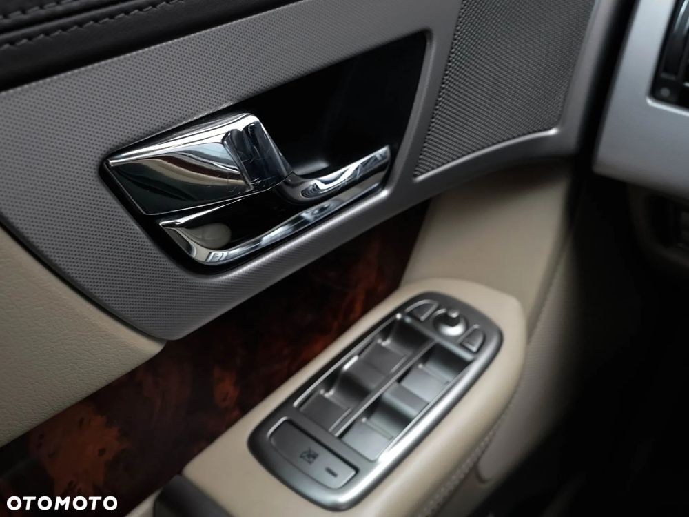 Jaguar XF - 24