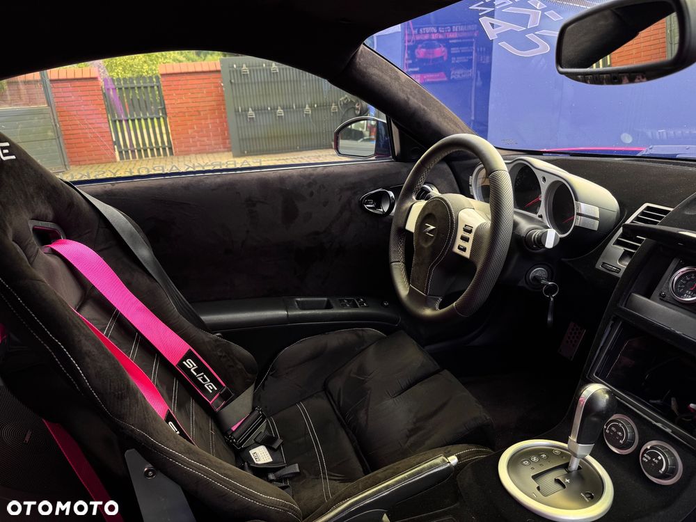 Nissan 350 Z - 24