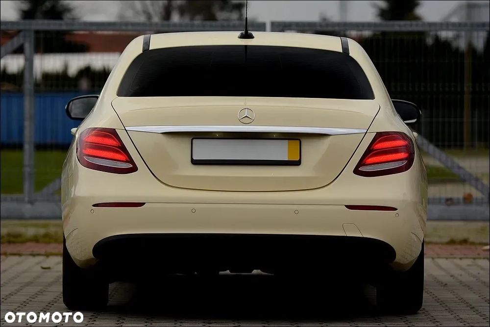 Mercedes-Benz Klasa E 200 d 9G-TRONIC - 7