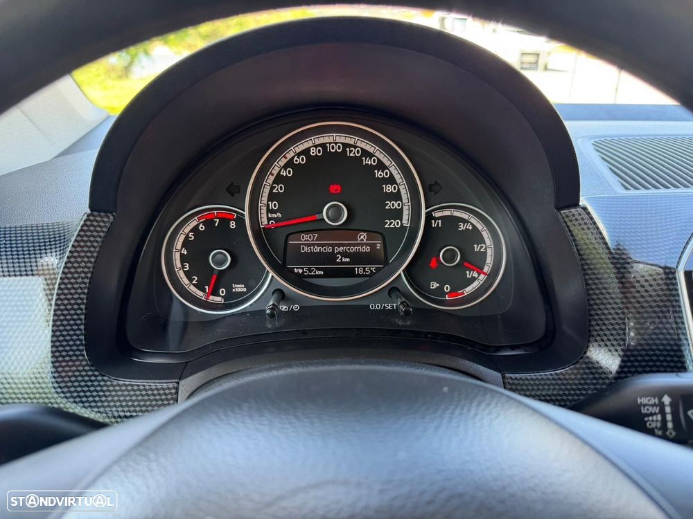 VW Up! 1.0 White - 8