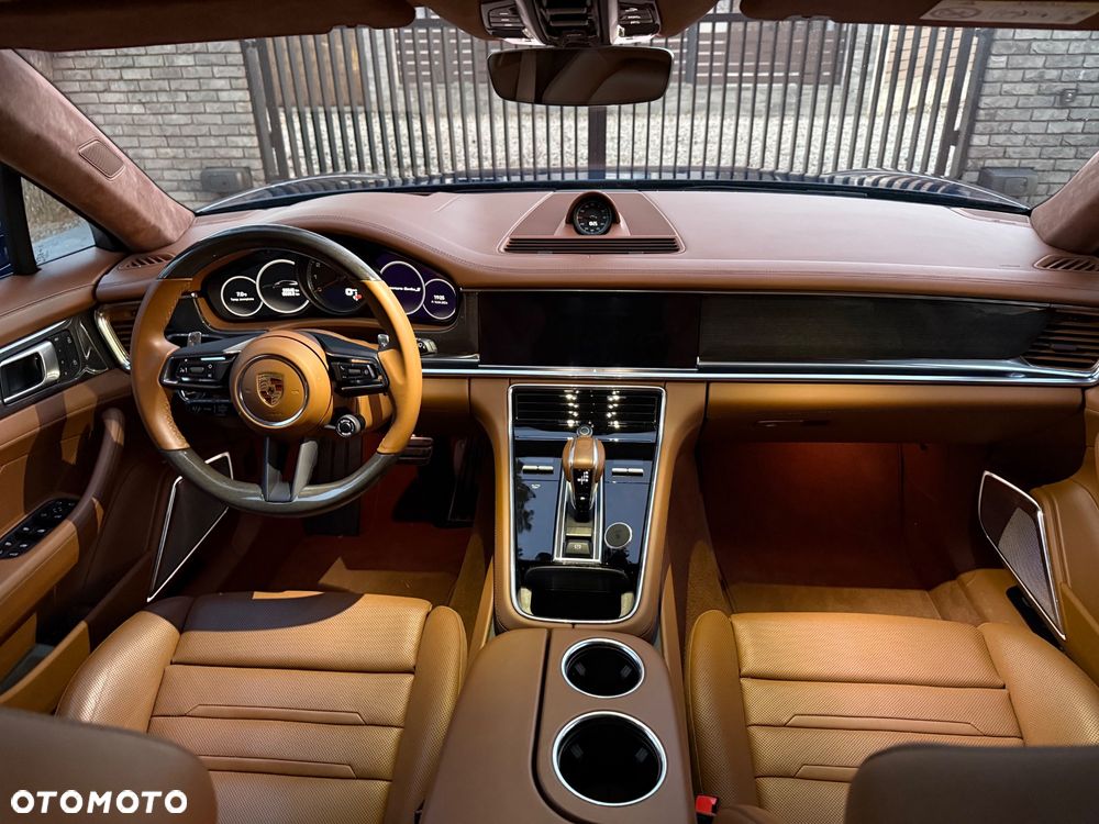 Porsche Panamera Turbo S - 12