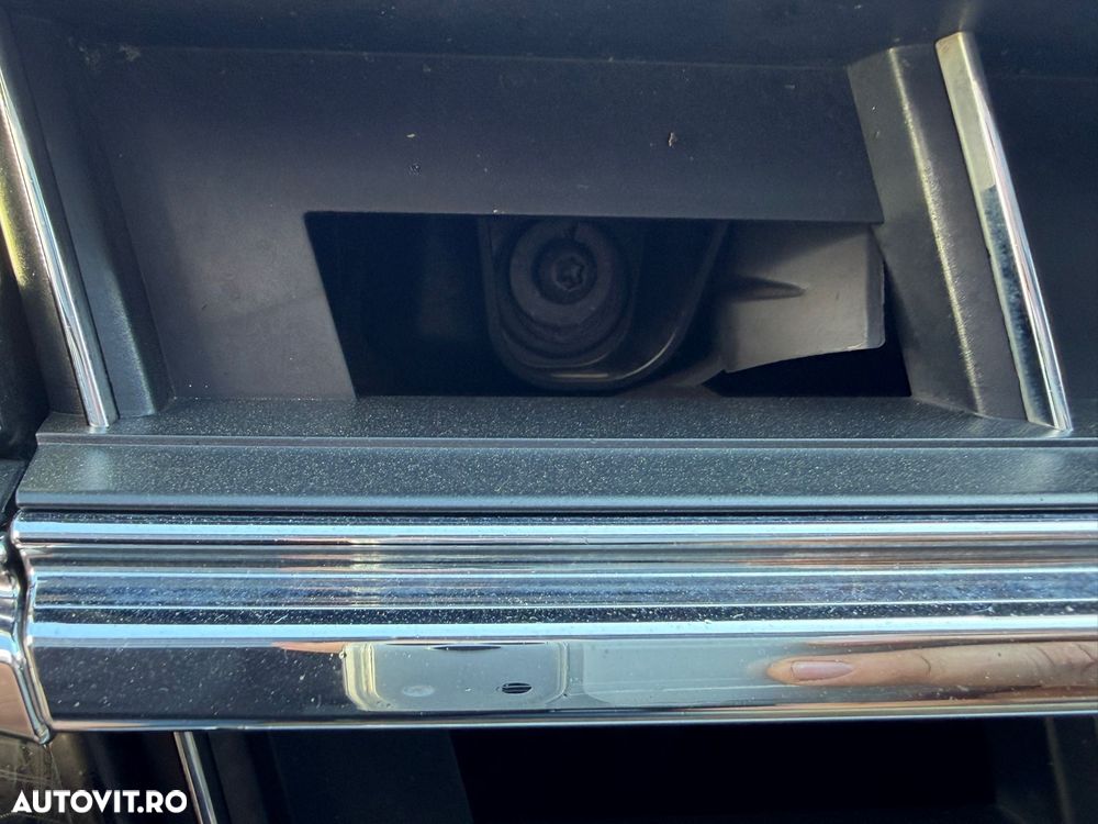 Volkswagen Touareg - 13