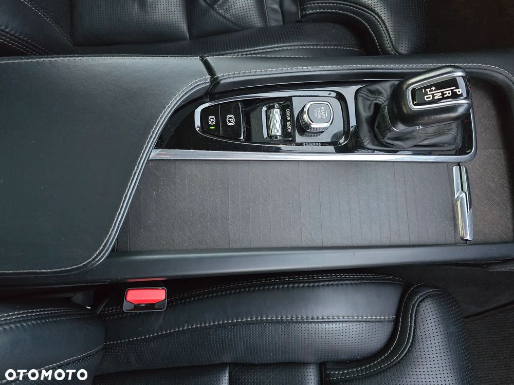 Volvo V90 Cross Country - 19