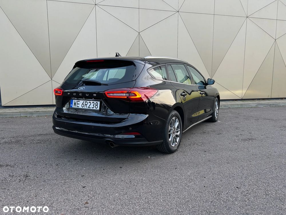 Ford Focus 1.0 EcoBoost Titanium Design - 12