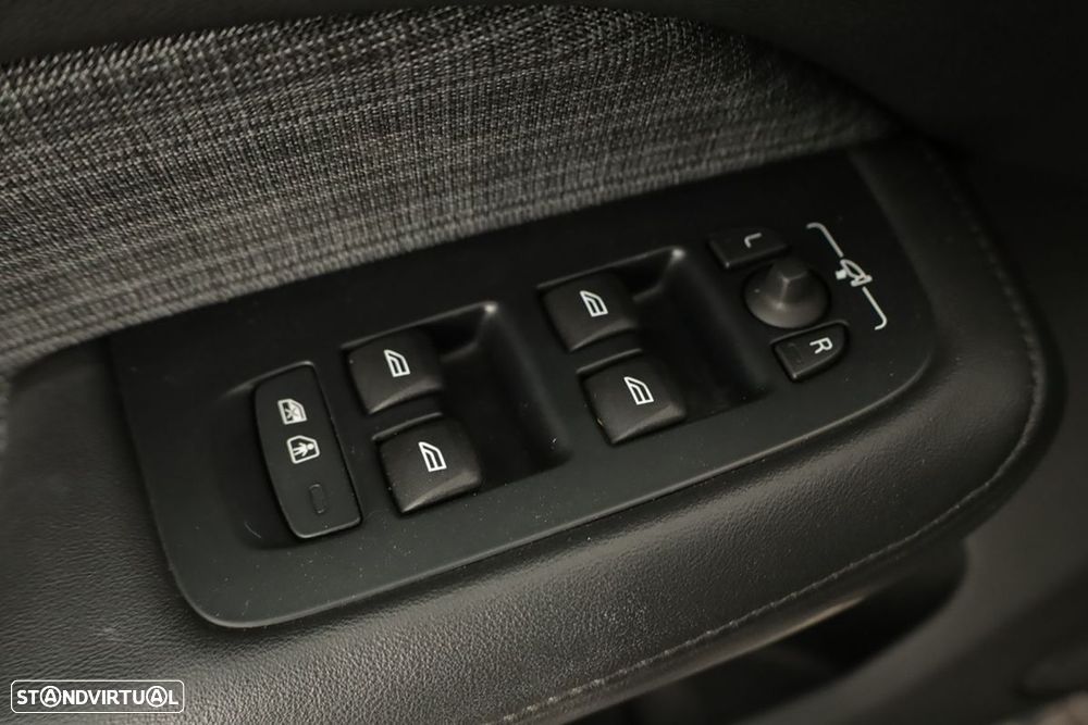 Volvo V60 2.0 T6 AWD TE Essential - 22