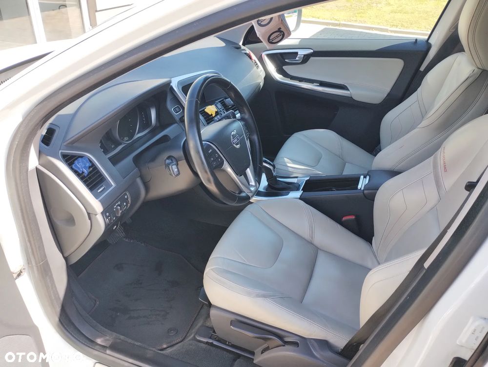 Volvo XC 60 D3 Drive-E Ocean Race - 12