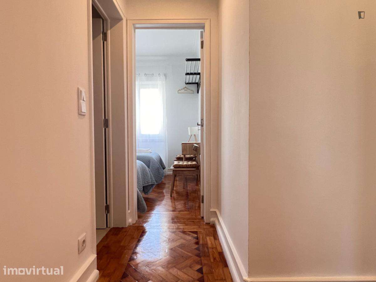 Quarto - localizado em Roma-Areeiro Lisbon - Grande imagem: 2/14