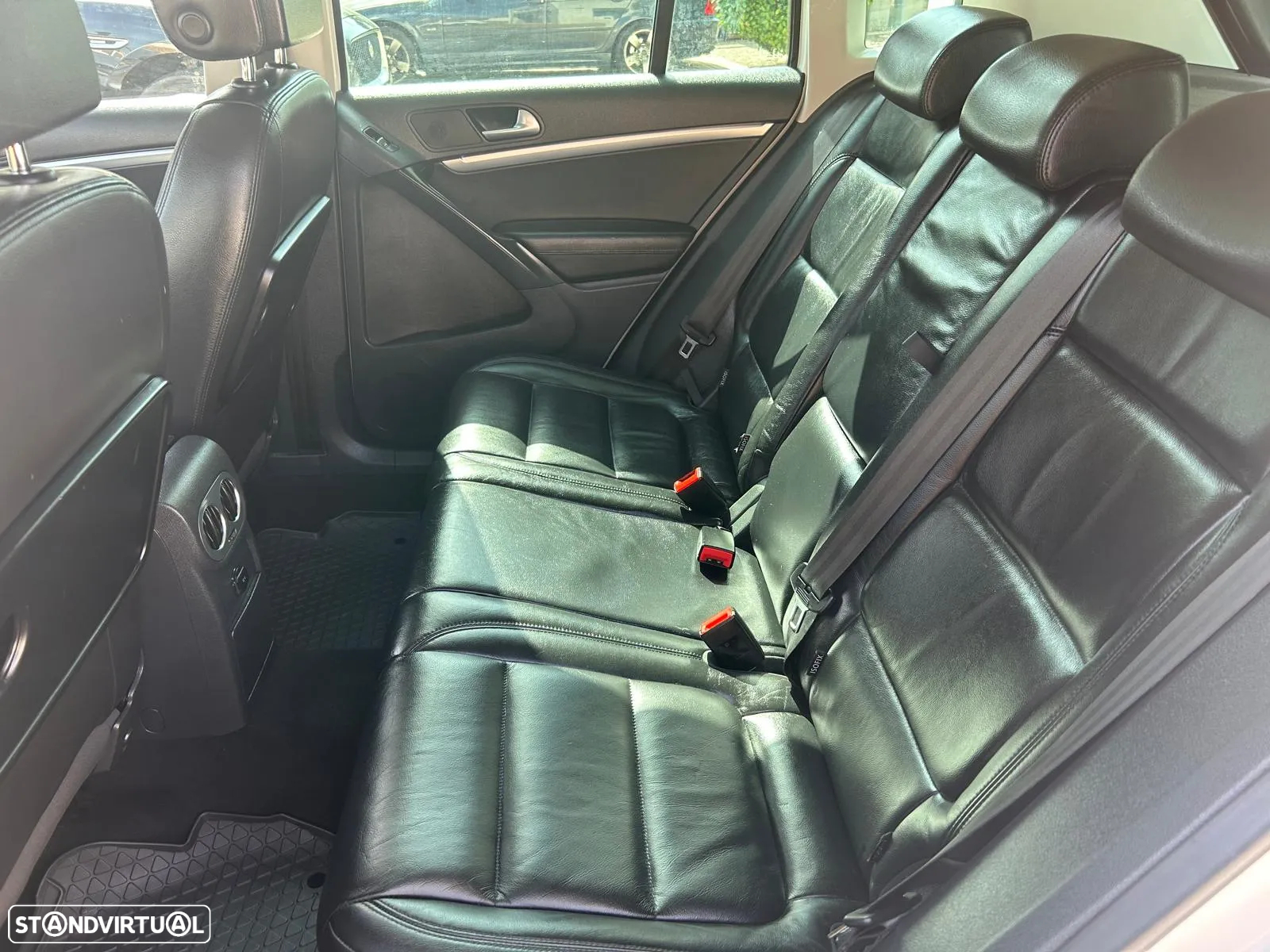 VW Tiguan 2.0 TDI Sport 4Motion DSG - 24