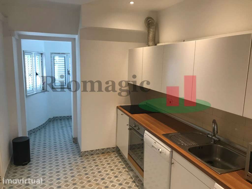 Lisboa - Praça das Flores - Apartamento Duplex T2+1 junto ao Prínci... - Grande imagem: 4/11