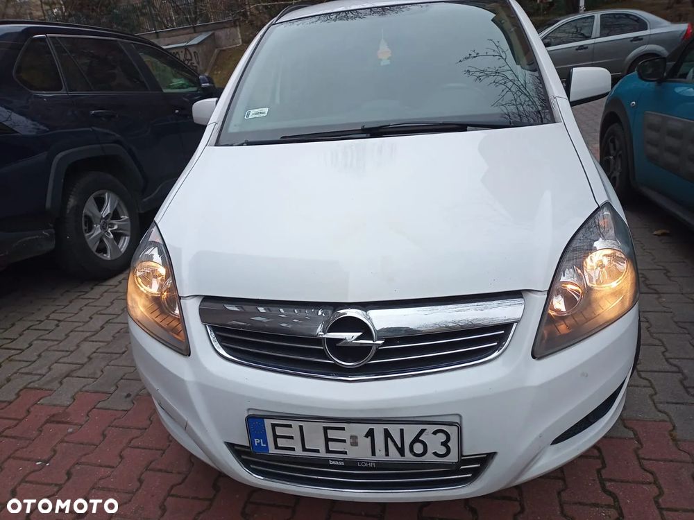 Opel Zafira - 2
