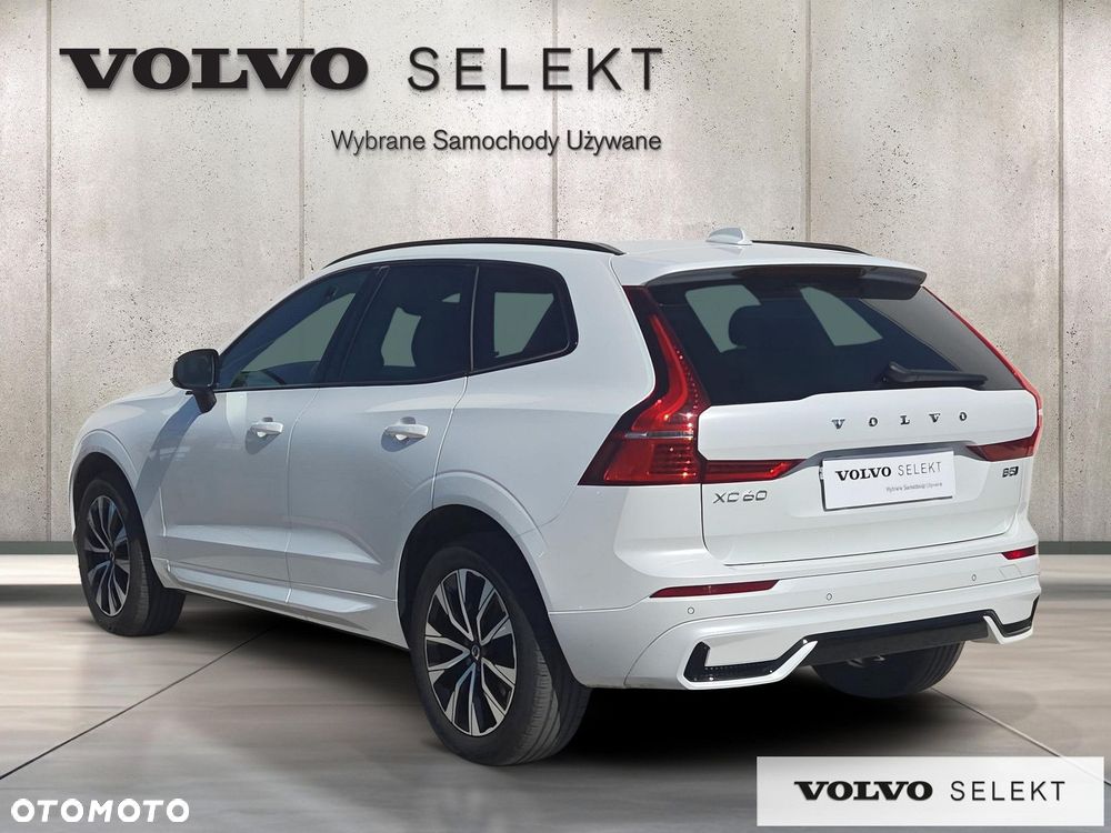 Volvo XC 60 B5 B AWD Plus Dark - 5