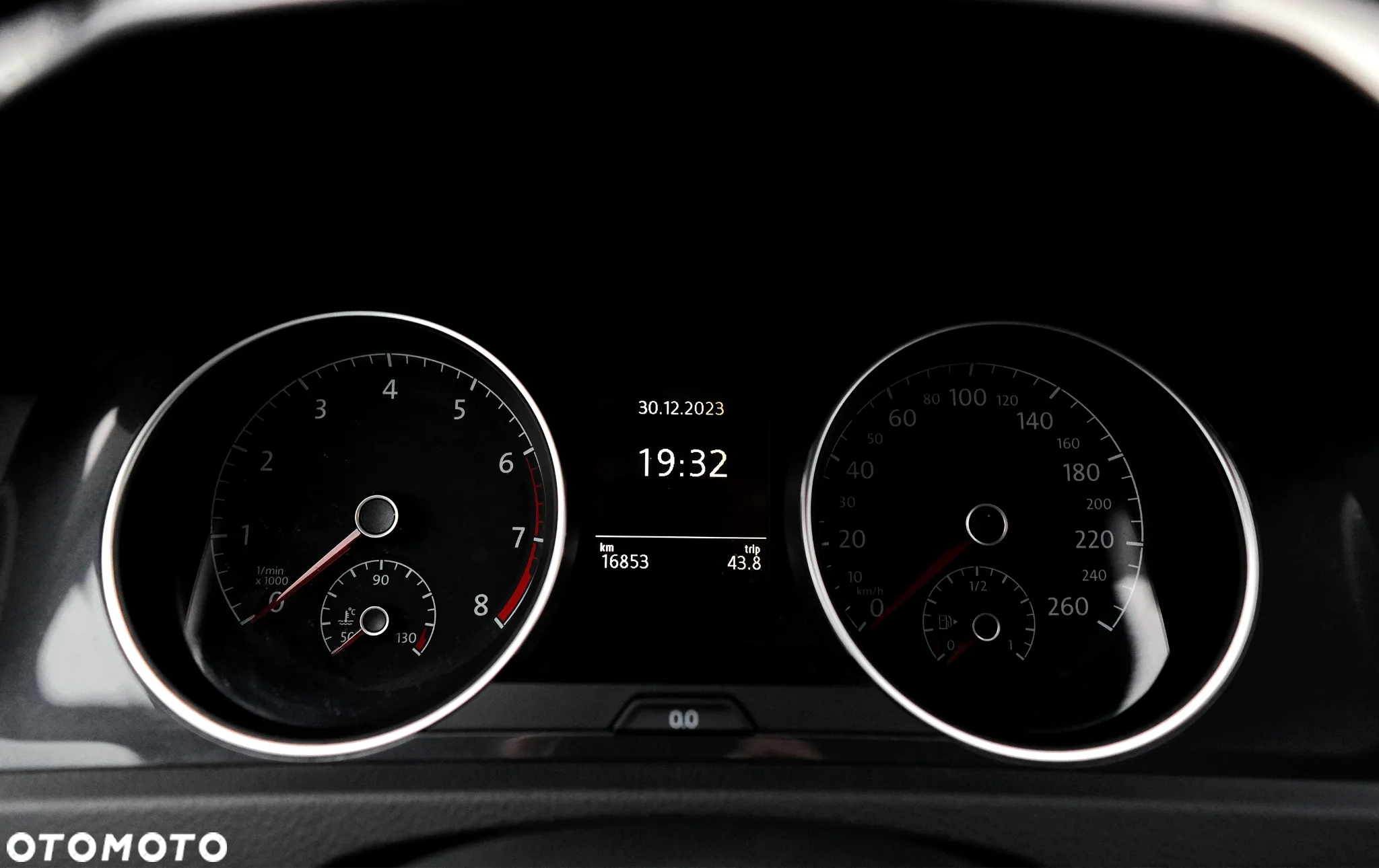 Volkswagen Golf - 25