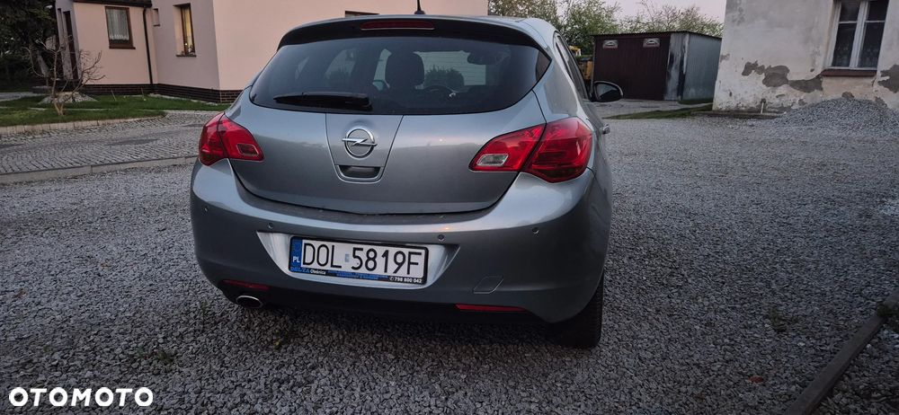 Opel Astra 1.4 Turbo 150 Jahre - 3