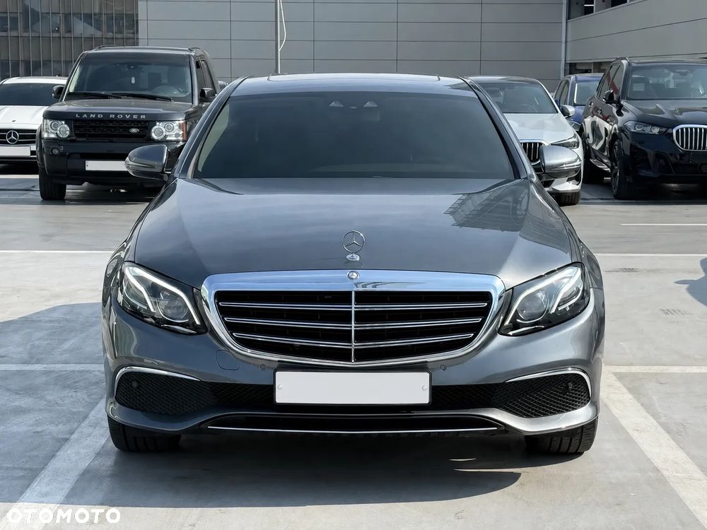 Mercedes-Benz Klasa E 220 d 4Matic 9G-TRONIC Exclusive - 3