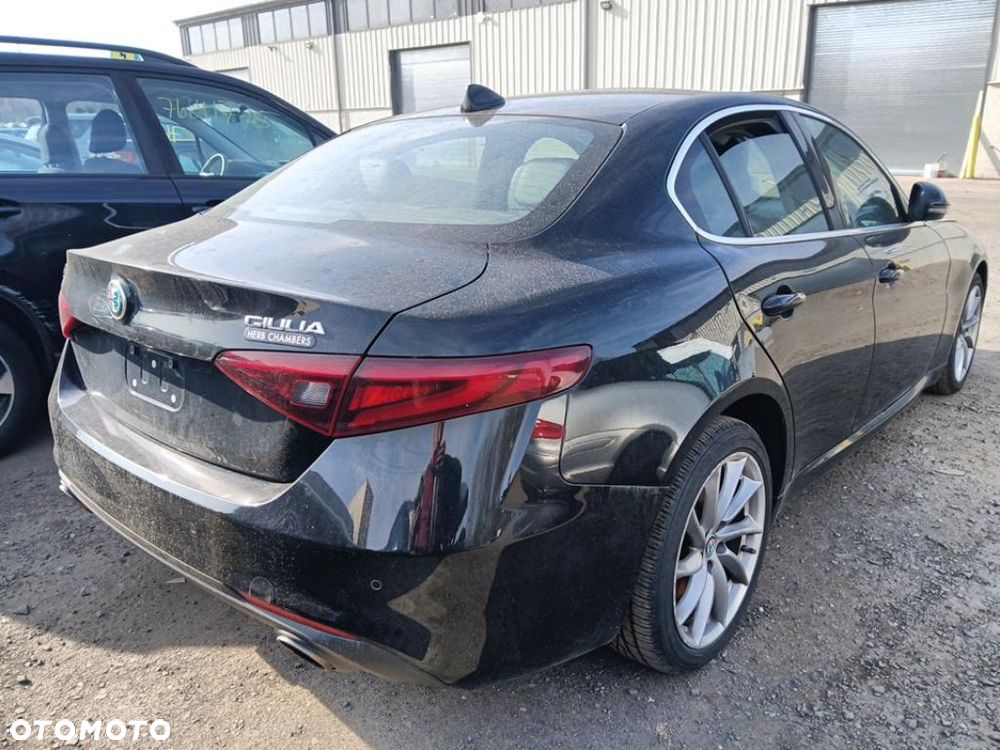 Alfa Romeo Giulia - 4