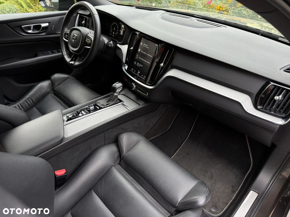 Volvo V60 T6 AWD Geartronic R-Design - 19