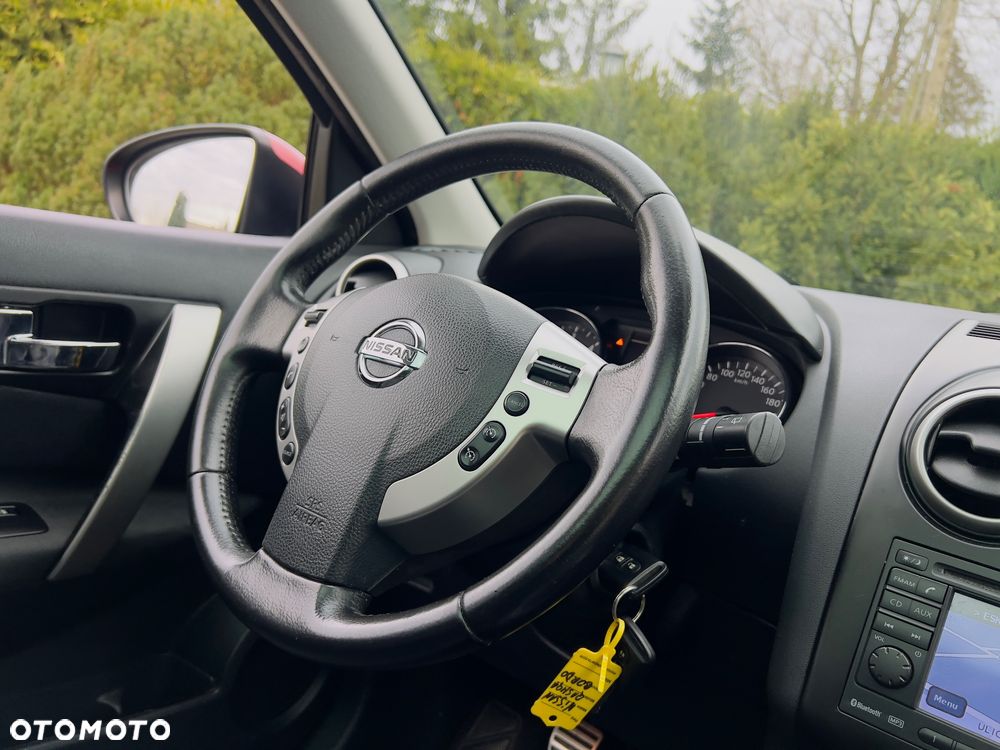 Nissan Qashqai 2.0 dCi DPF tekna - 9