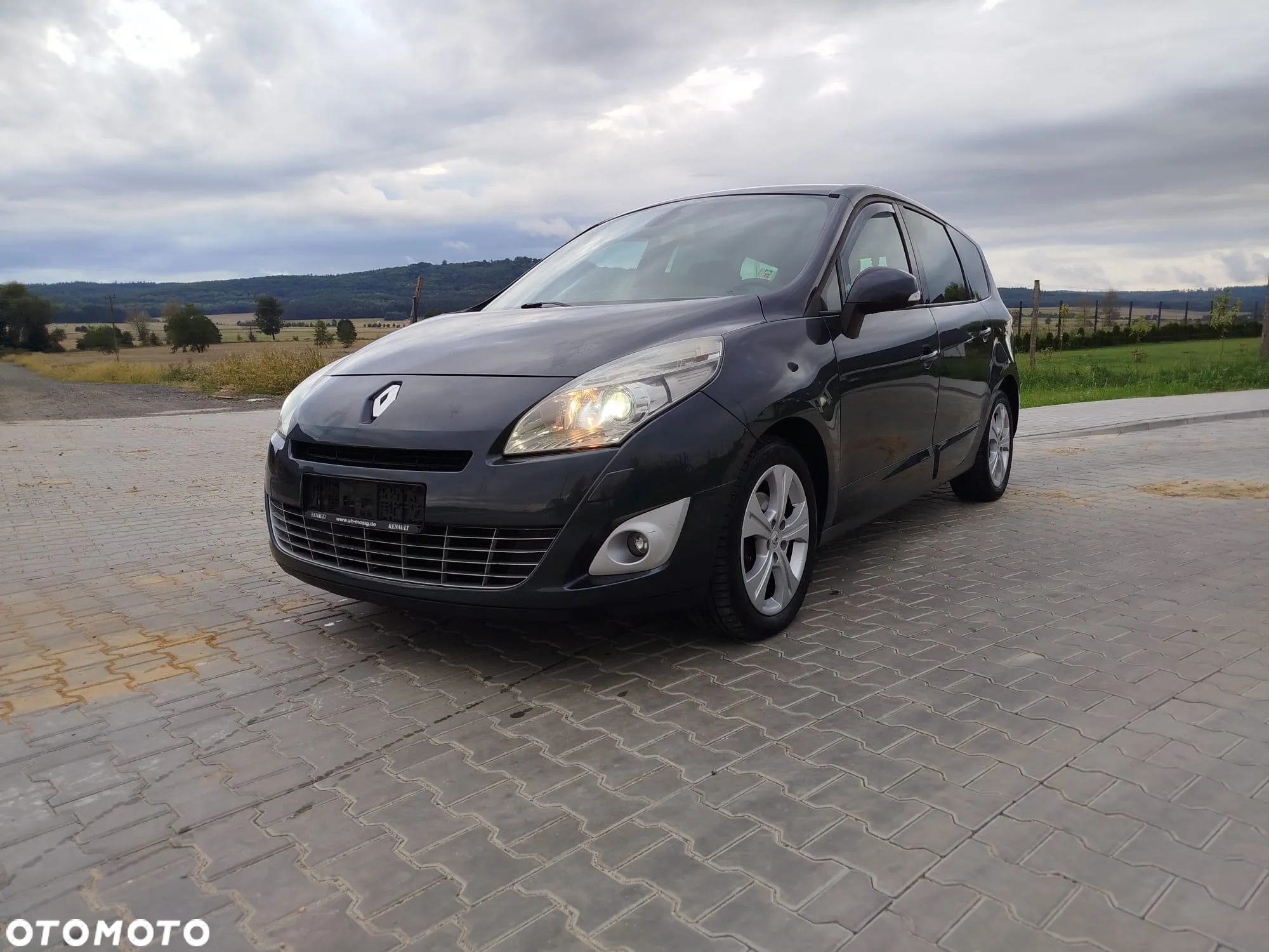 Renault Grand Scenic 1.6 16V 110 Dynamique - 2