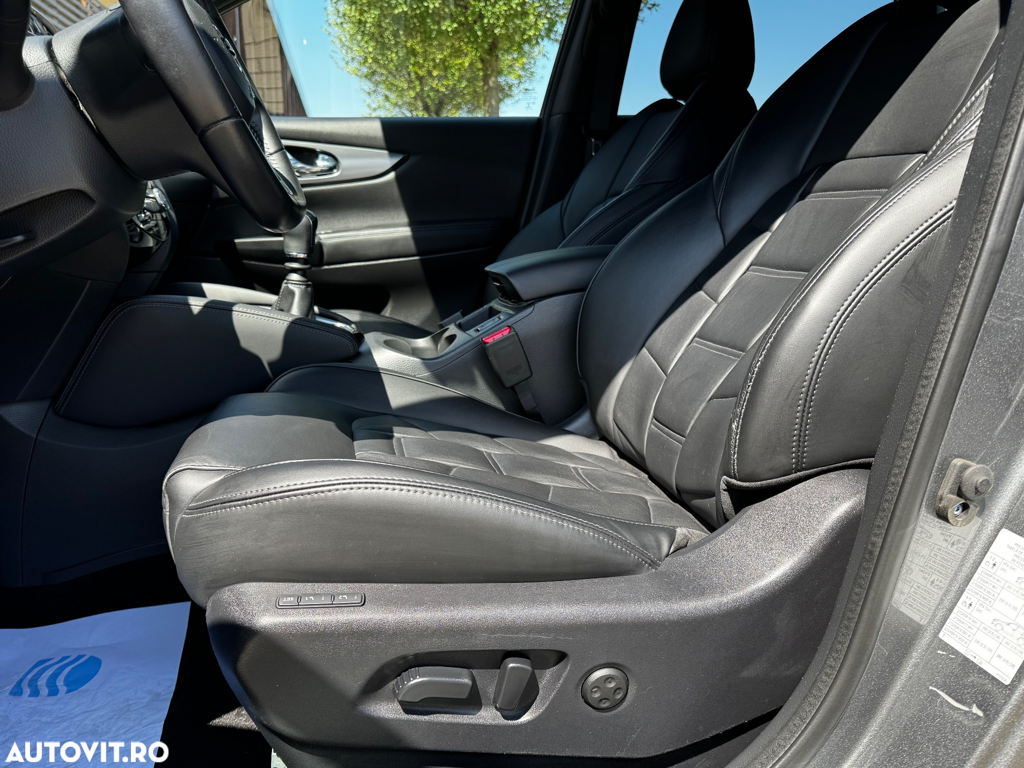 Nissan Qashqai 1.7 dCi TEKNA+ - 24