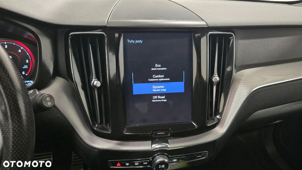 Volvo XC 60 D4 AWD Geartronic RDesign - 19