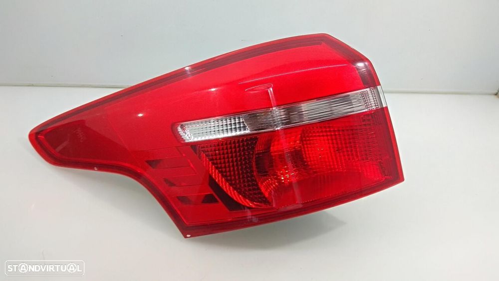 FAROLIM TRASEIRO ESQUERDO FORD FOCUS - 1