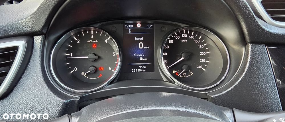 Nissan Qashqai 1.6 dCi DPF I-Way - 20