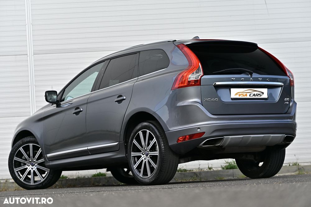Volvo XC 60 D5 AWD Summum - 11
