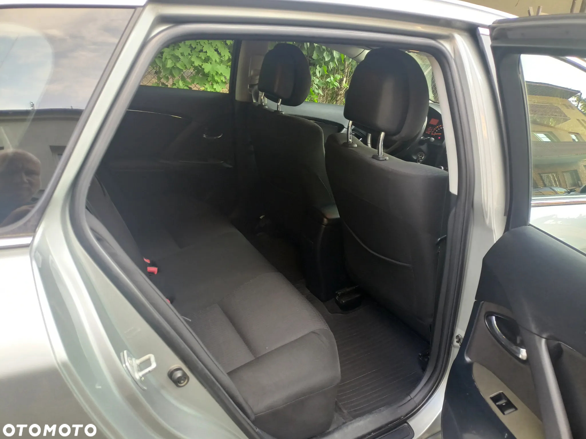Toyota Avensis 1.8 Premium - 9