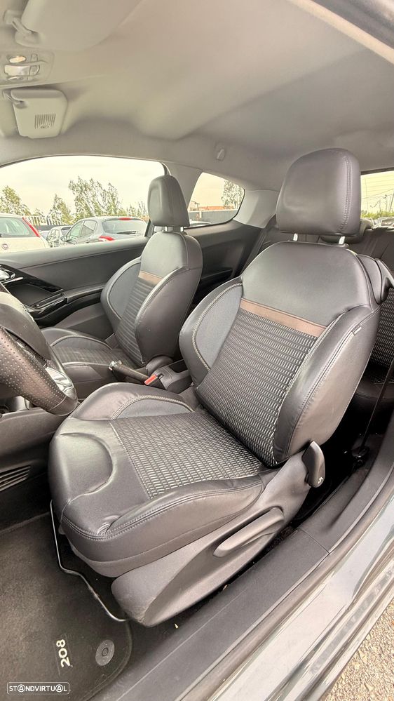 Peugeot 208 1.2 VTi Allure - 12