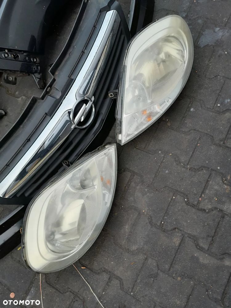 Lampy przód komplet Opel Vivaro 08r - 1