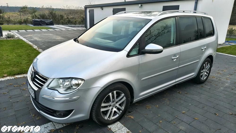 Volkswagen Touran 2.0 TDI DPF Highline - 4