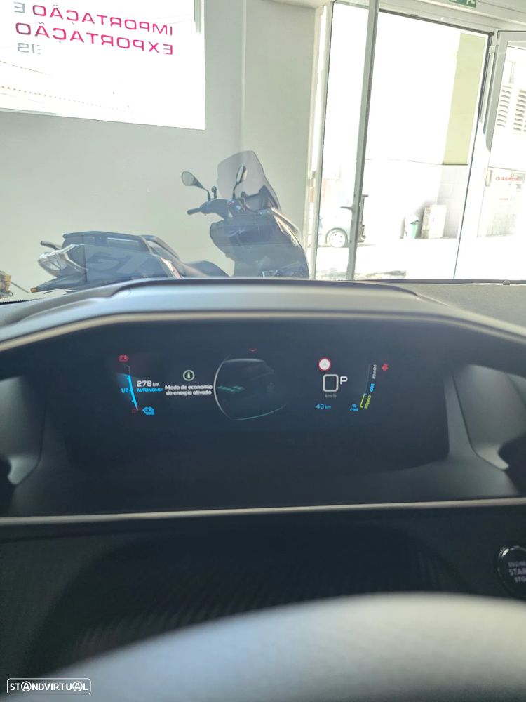 Peugeot e-208 - 14