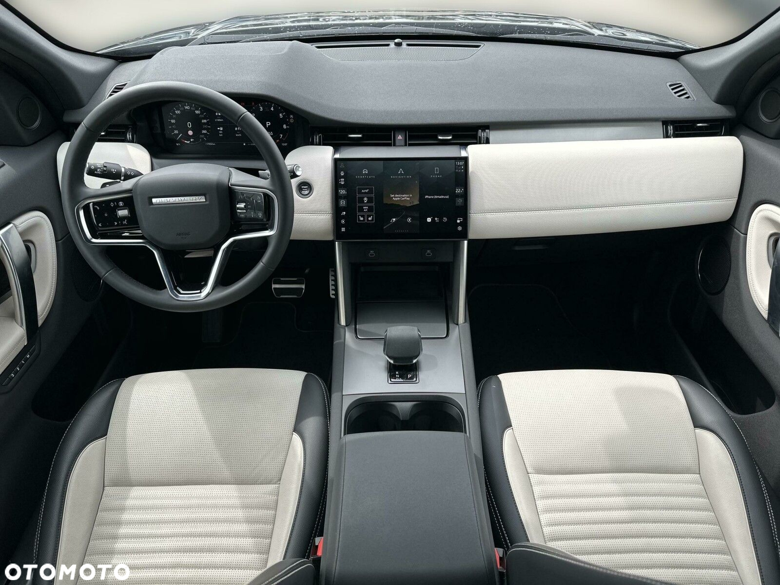 Land Rover Discovery Sport - 11