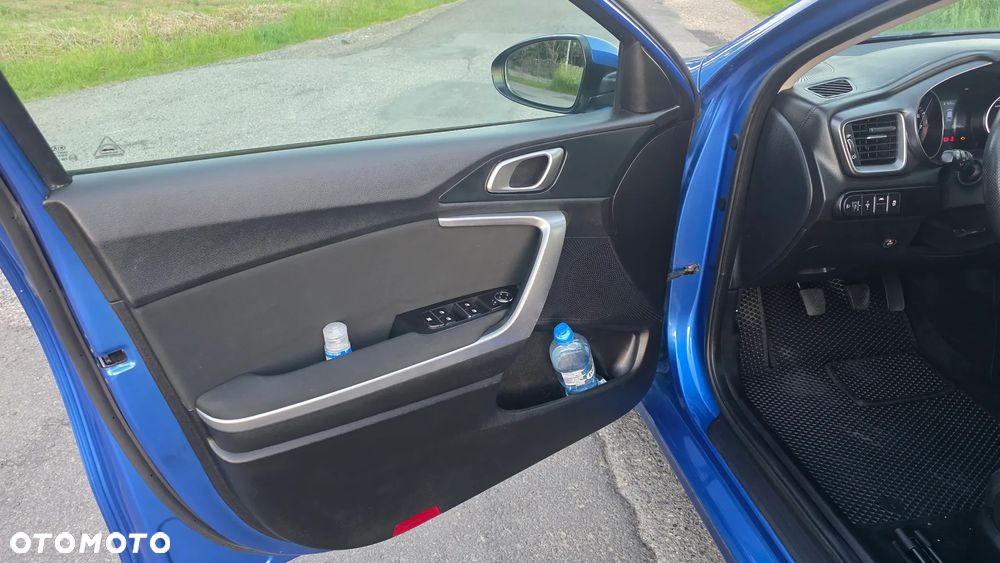 Kia Ceed - 12
