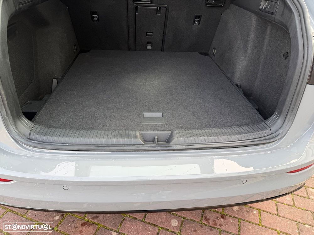 VW Golf 2.0 TDI SCR DSG R-Line - 43