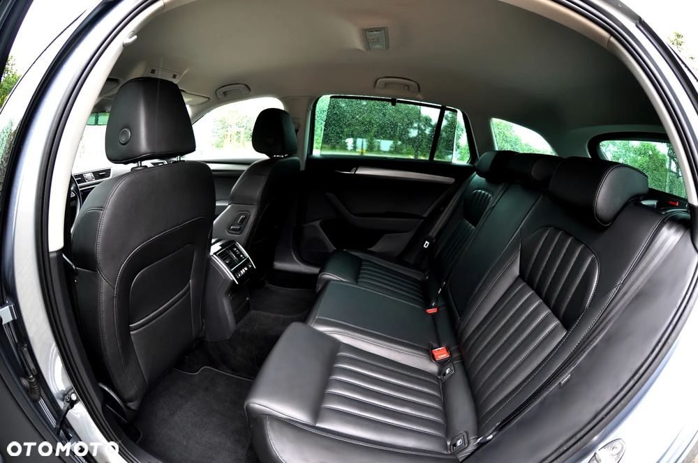 Skoda Superb 2.0 TDI DSG Premium Edition - 18