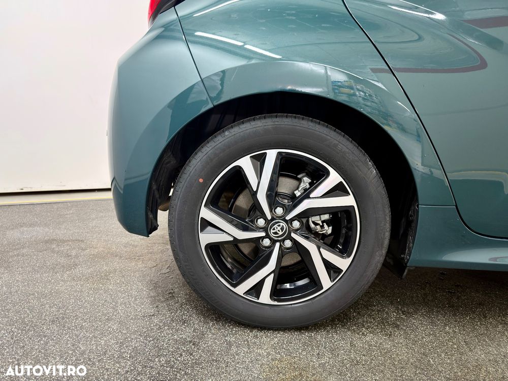 Toyota Yaris - 12