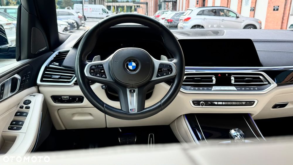 BMW X5 M M50i - 20
