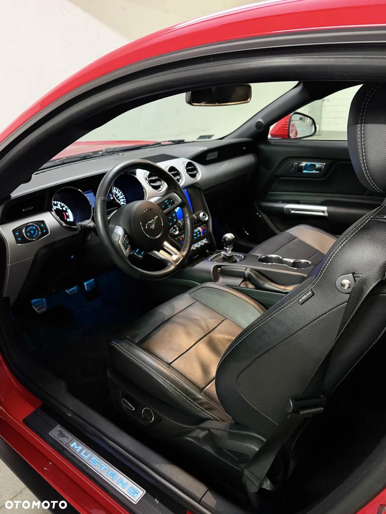 Ford Mustang - 7