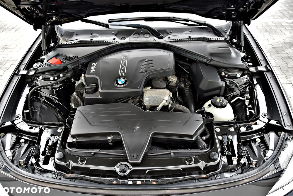 BMW 3GT 320i Luxury Line - 10